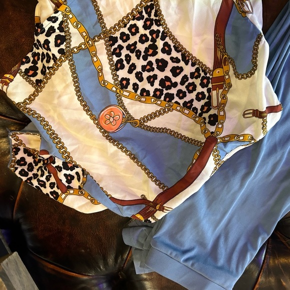 Two piece crop top and leggings chain style - Picture 3 of 3